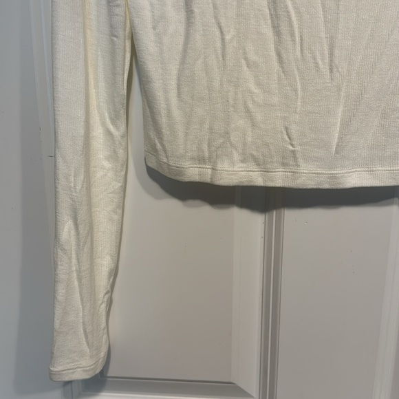 Wilfred free white long sleeve mid crop top - Picture 3 of 6